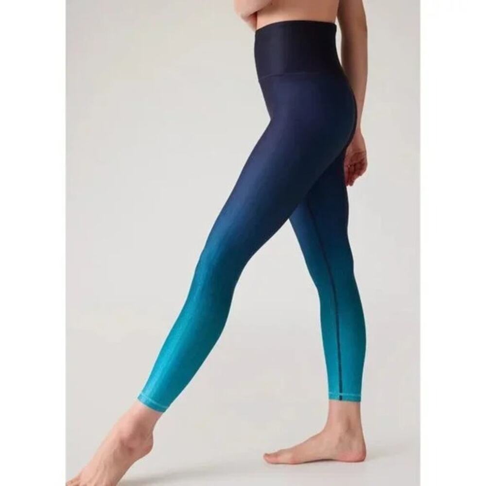 Athleta Elation 7/8 Leggings in Digital Ombré Blue SP‎